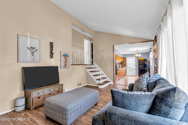 46 Parkview Drive, Hazlet, NJ 07730