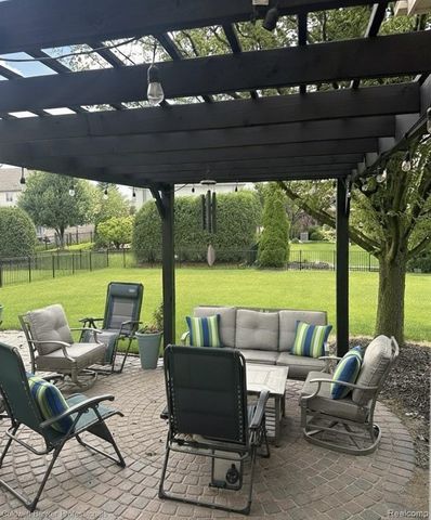 20379 Ballantrae Drive, Macomb Township, MI 48044