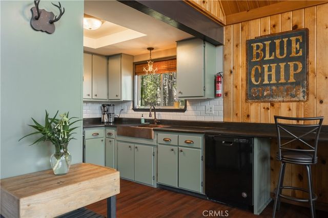 164 Birchwood Drive, Lake Arrowhead, CA 92352