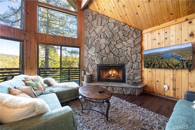 164 Birchwood Drive, Lake Arrowhead, CA 92352