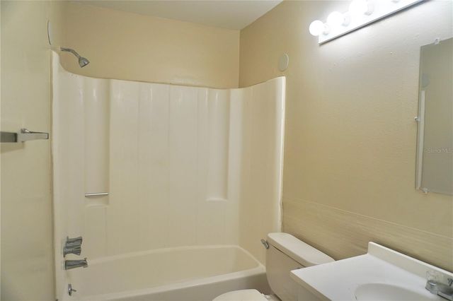 817 WHISPER LAKE COURT, Winter Haven, FL 33880