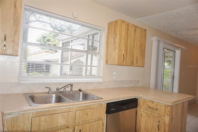 817 WHISPER LAKE COURT, Winter Haven, FL 33880