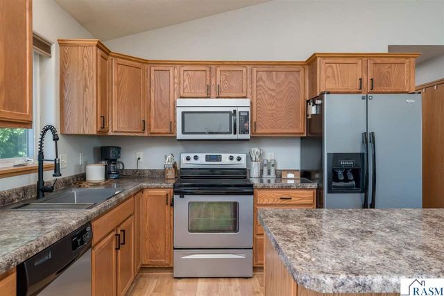 1132 Heron Drive, Mankato, MN 56001