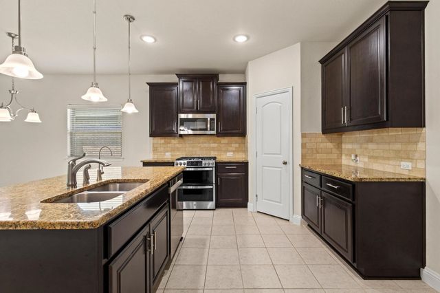 7822 Cottonwood Drive, Greenville, TX 75402