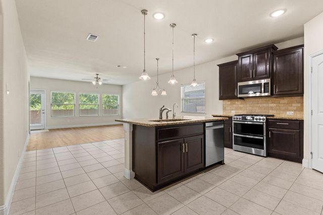 7822 Cottonwood Drive, Greenville, TX 75402
