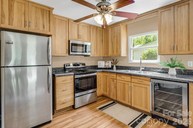 82 Lees Creek Road, Asheville, NC 28806