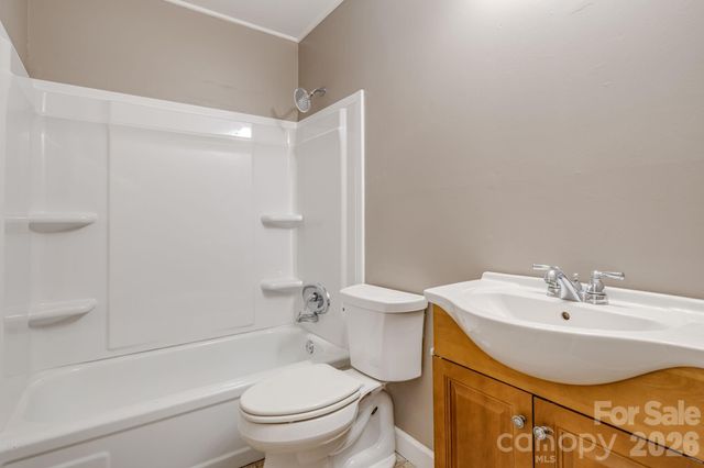 82 Lees Creek Road, Asheville, NC 28806