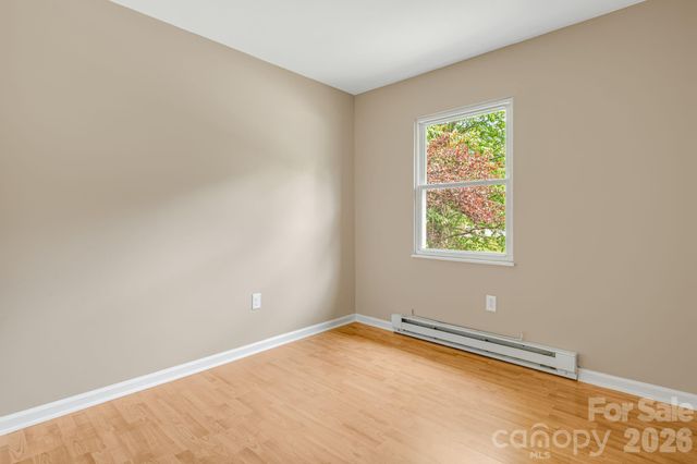 82 Lees Creek Road, Asheville, NC 28806