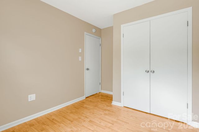 82 Lees Creek Road, Asheville, NC 28806