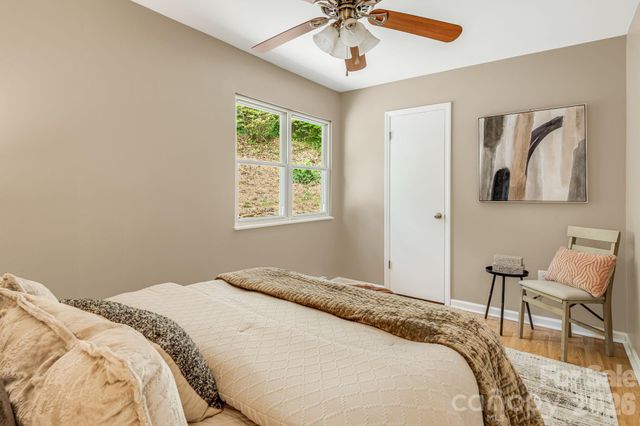 82 Lees Creek Road, Asheville, NC 28806