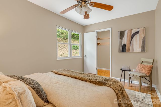 82 Lees Creek Road, Asheville, NC 28806