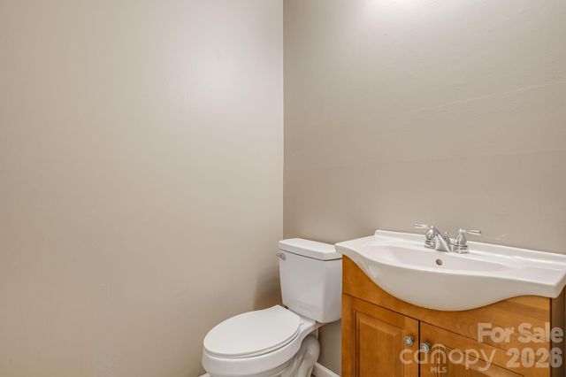 82 Lees Creek Road, Asheville, NC 28806