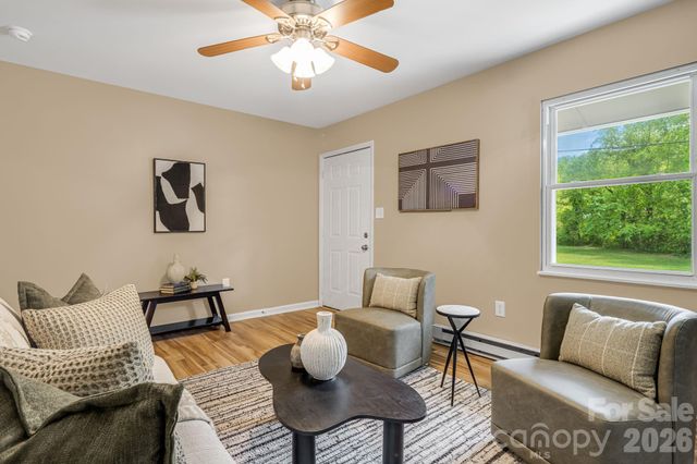 82 Lees Creek Road, Asheville, NC 28806