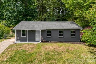82 Lees Creek Road, Asheville, NC 28806