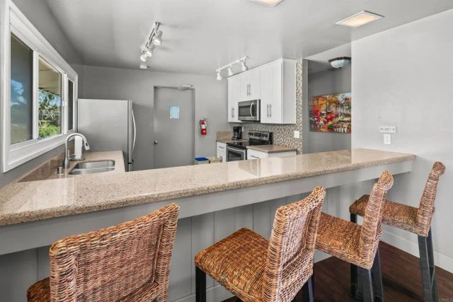634 E Solana Circle, Solana Beach, CA 92075