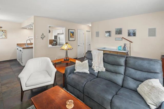 634 E Solana Circle, Solana Beach, CA 92075