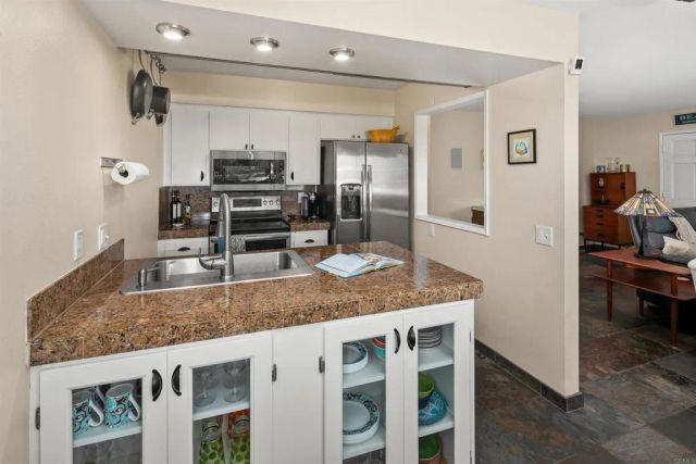 634 E Solana Circle, Solana Beach, CA 92075