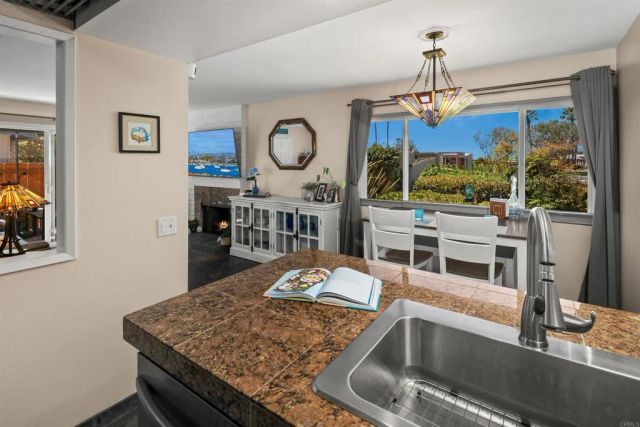 634 E Solana Circle, Solana Beach, CA 92075
