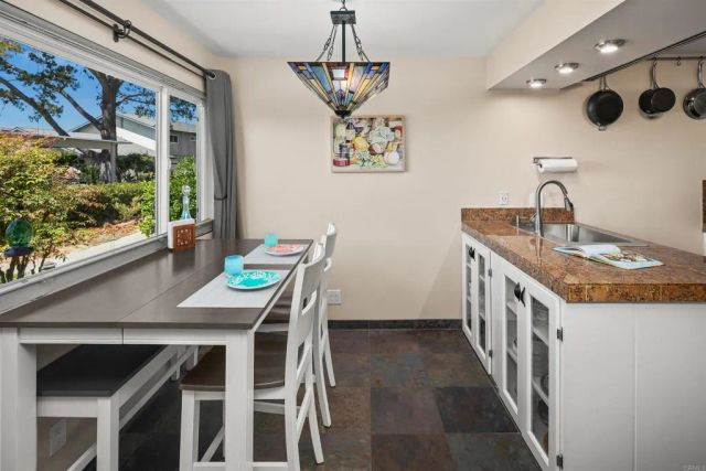 634 E Solana Circle, Solana Beach, CA 92075