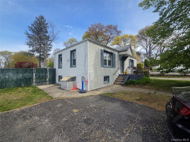 345 Boulder Street, Ronkonkoma, NY 11779