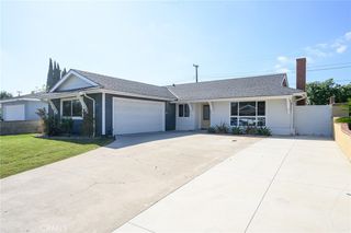 2406 S Pacific Avenue, Santa Ana, CA 92704