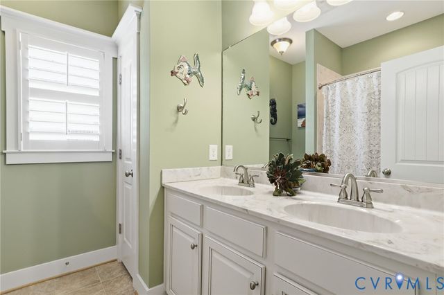 110 Giddy-Up Ln, Ashland, VA 23005