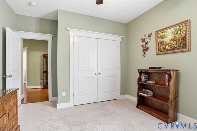 110 Giddy-Up Ln, Ashland, VA 23005