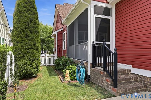 110 Giddy-Up Ln, Ashland, VA 23005