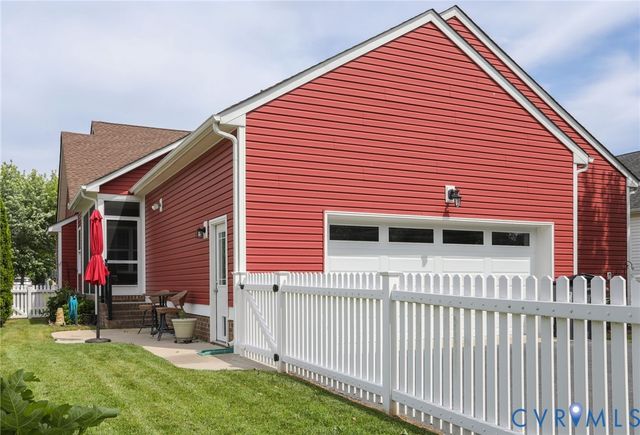 110 Giddy-Up Ln, Ashland, VA 23005
