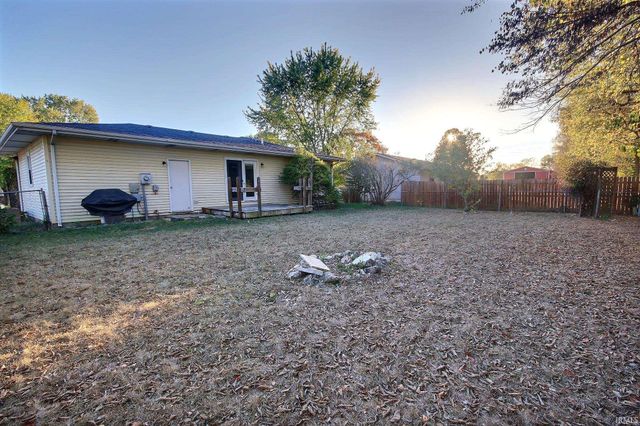 2090 Chief Turtle Court, Huntington, IN 46750