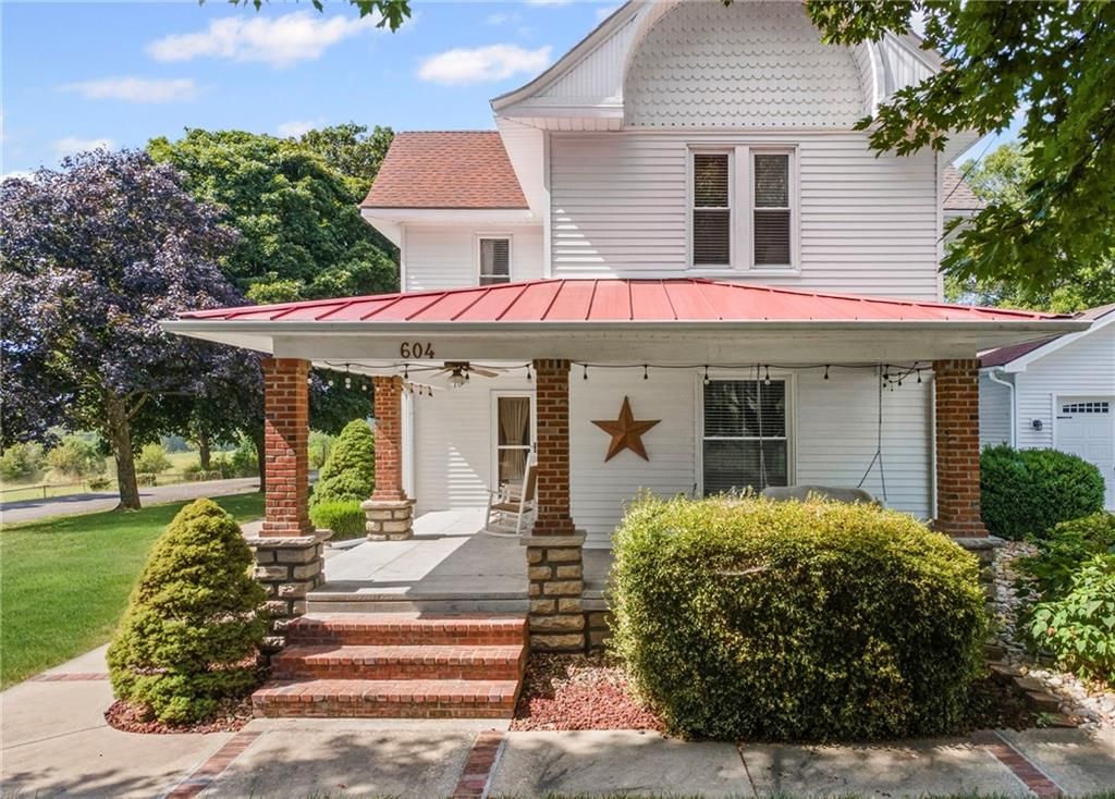 604 N Buckner Tarsney Road, Buckner, MO 64016