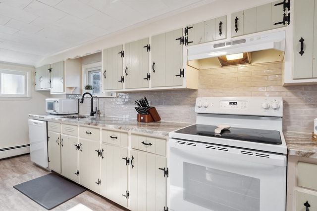 2 Grove St, Methuen, MA 01844