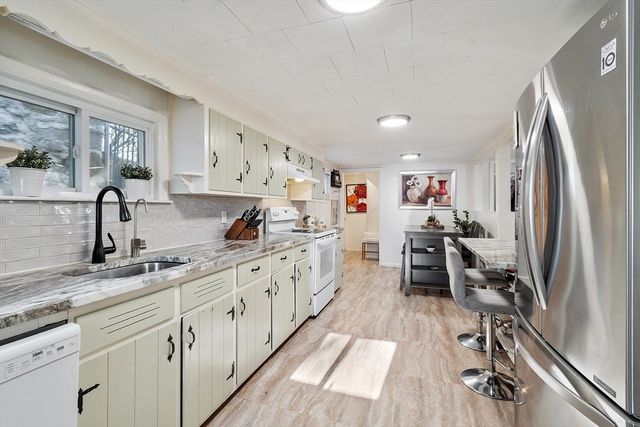 2 Grove St, Methuen, MA 01844