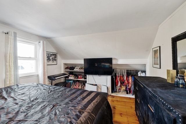 2 Grove St, Methuen, MA 01844