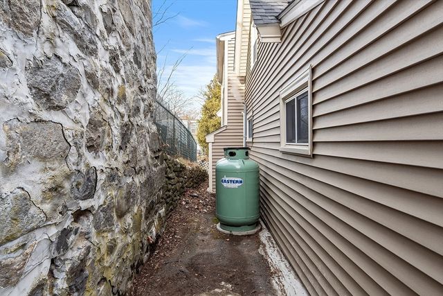 2 Grove St, Methuen, MA 01844