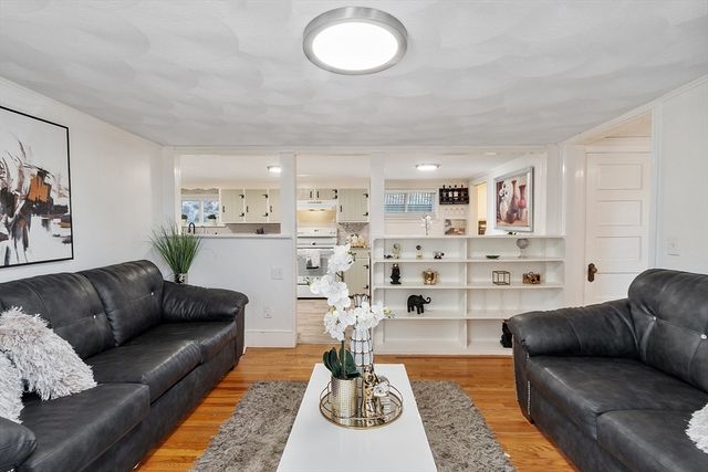 2 Grove St, Methuen, MA 01844