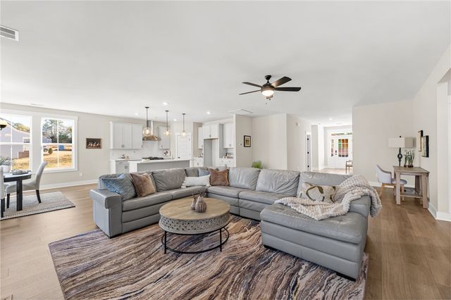 1815 Cross Creek Drive, Seneca, SC 29678