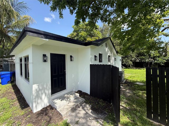 6125 Call St, Hollywood, FL 33024