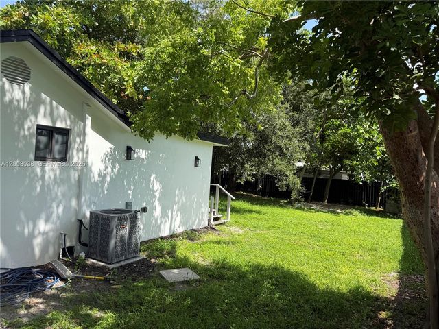 6125 Call St, Hollywood, FL 33024