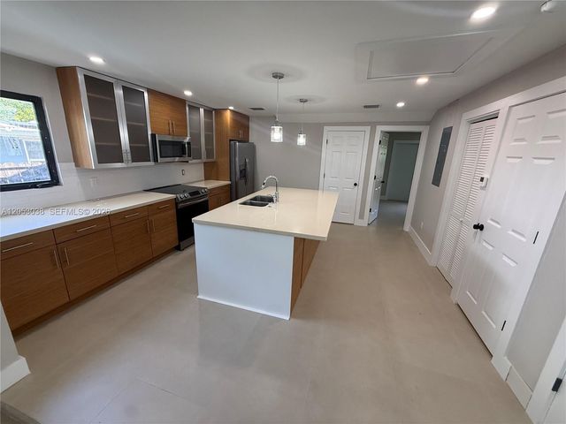 6125 Call St, Hollywood, FL 33024