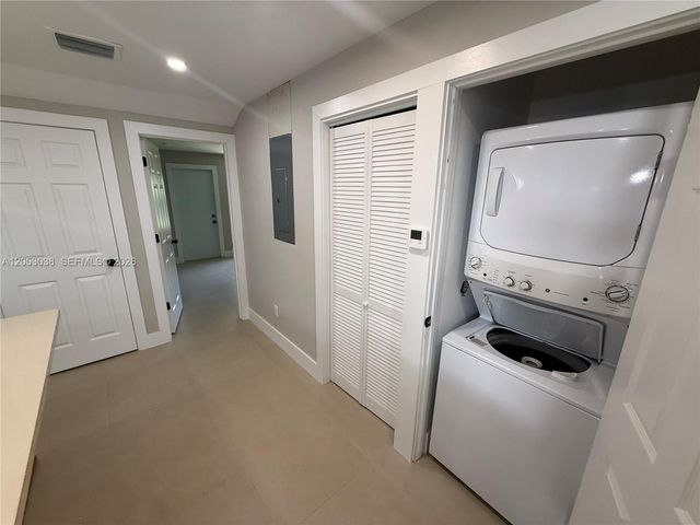 6125 Call St, Hollywood, FL 33024
