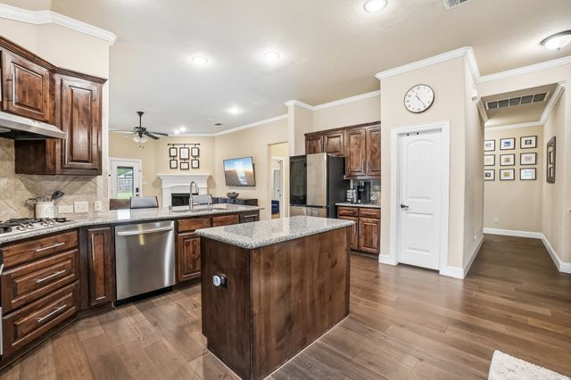 820 Wimberly Circle, Mckinney, TX 75072