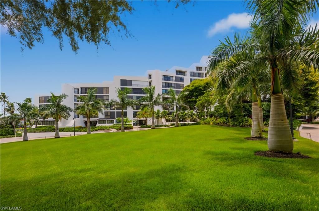 2316 Gulf Shore BLVD N 411, NAPLES, FL 34103 — photo 3