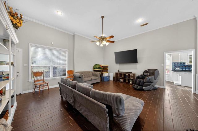 801 Beth Dr, Tyler, TX 75703
