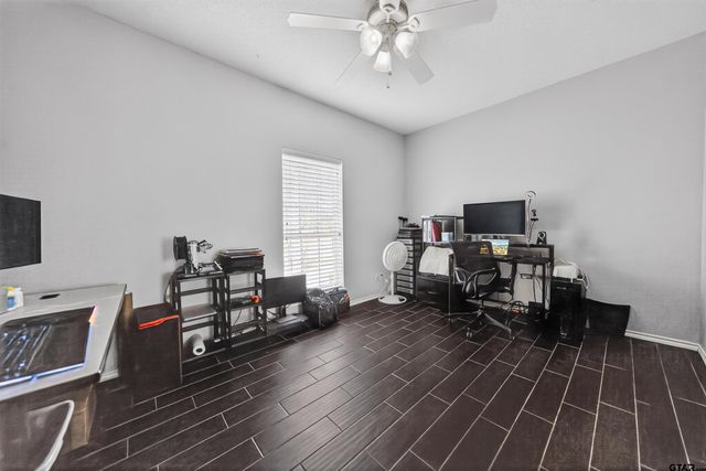 801 Beth Dr, Tyler, TX 75703