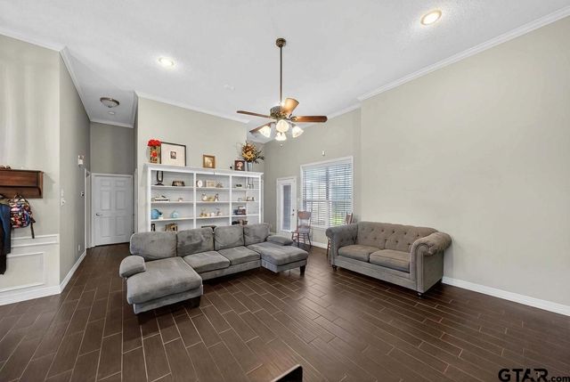 801 Beth Dr, Tyler, TX 75703