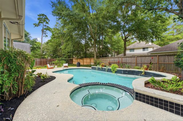 315 N Maple Glade Circle, The Woodlands, TX 77382