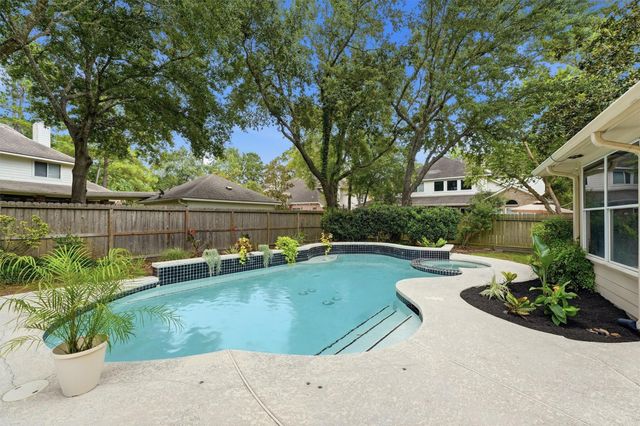 315 N Maple Glade Circle, The Woodlands, TX 77382