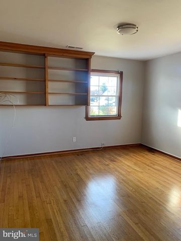 110 PERSHING AVE NW, Leesburg, VA 20176