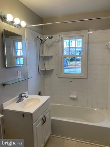 110 PERSHING AVE NW, Leesburg, VA 20176